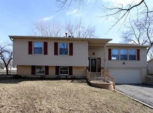 20 Hobble Bush Dr, Lake Zurich, IL 60047