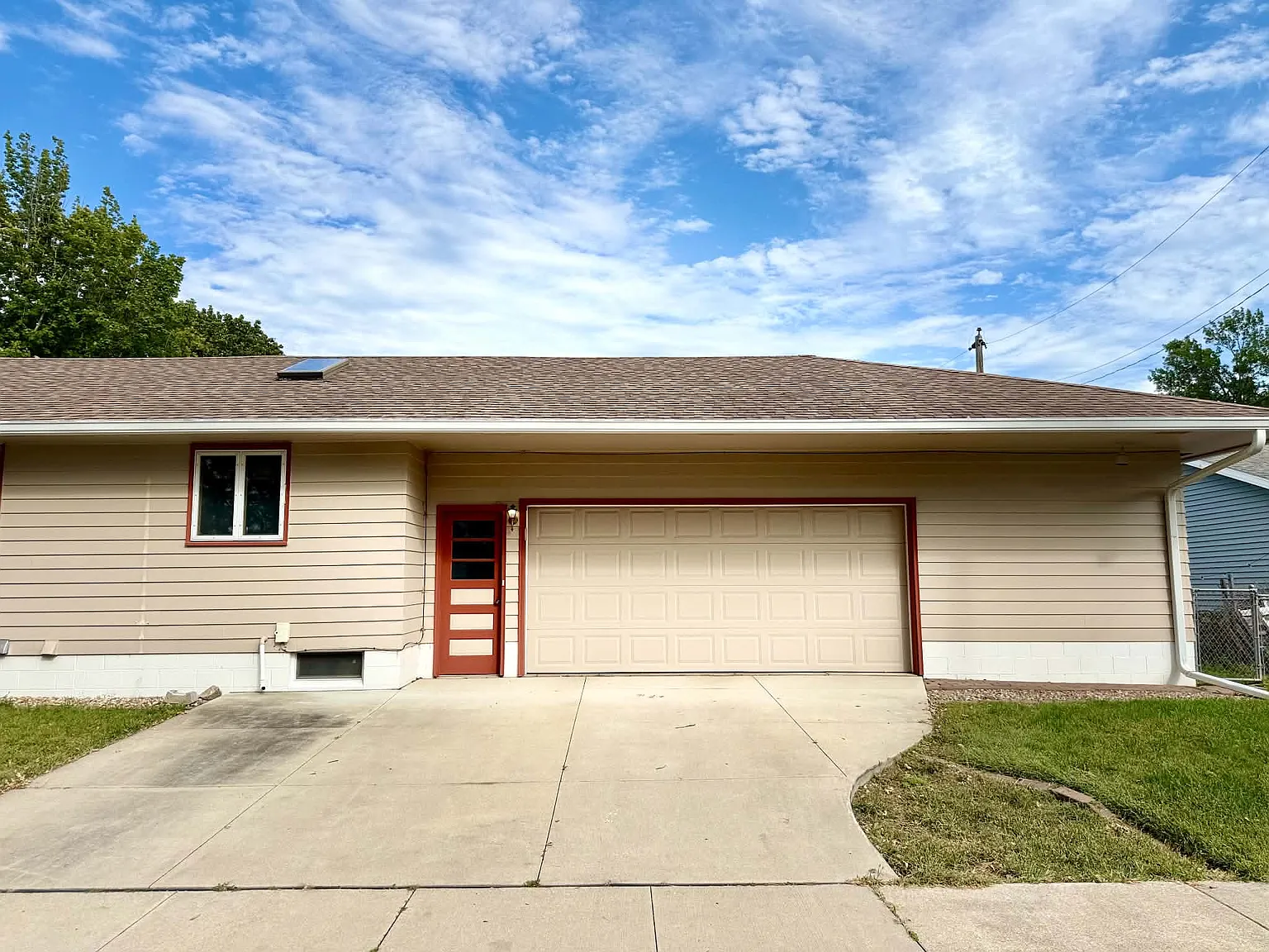 6 bed, $2,500 — Photo 4