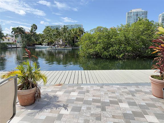 5th image of 329 Poinciana Dr #909