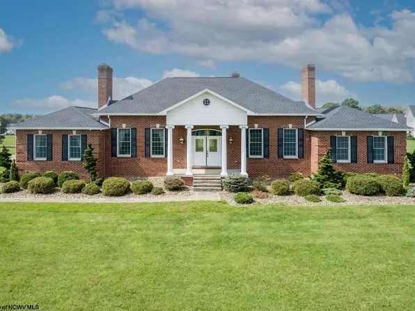 38 Lone Pine Dr, Masontown, WV 26542