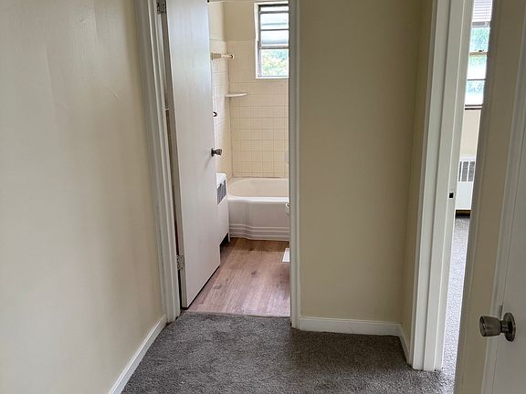 5th image of 130 E Shields St