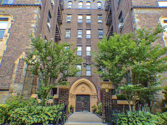 2nd image of 215 Hart Blvd APT 3K
