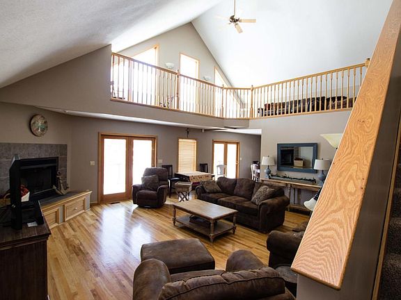 4th image of 52483 Joy Dr