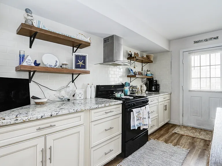 107 Chesapeake Bay Ct — Photo 8
