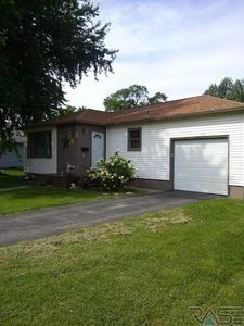 509 N Olive Ave, Madison, SD, 57042