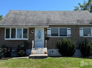 6 Universal Ave, Iselin, NJ 08830