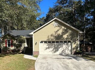 1153 Lakeview Ave, Richlands, NC 28574