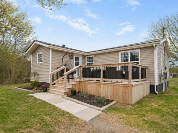 17 Ascension Rd, North Parish, PE C0B 2B0