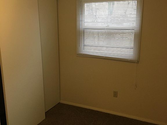 5th image of 517 Superior St