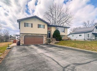 61 Brant St, Deseronto, ON K0K1X0