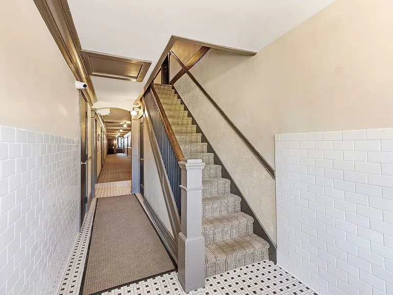 Historic Worthington Manor Apartments — Photo 7