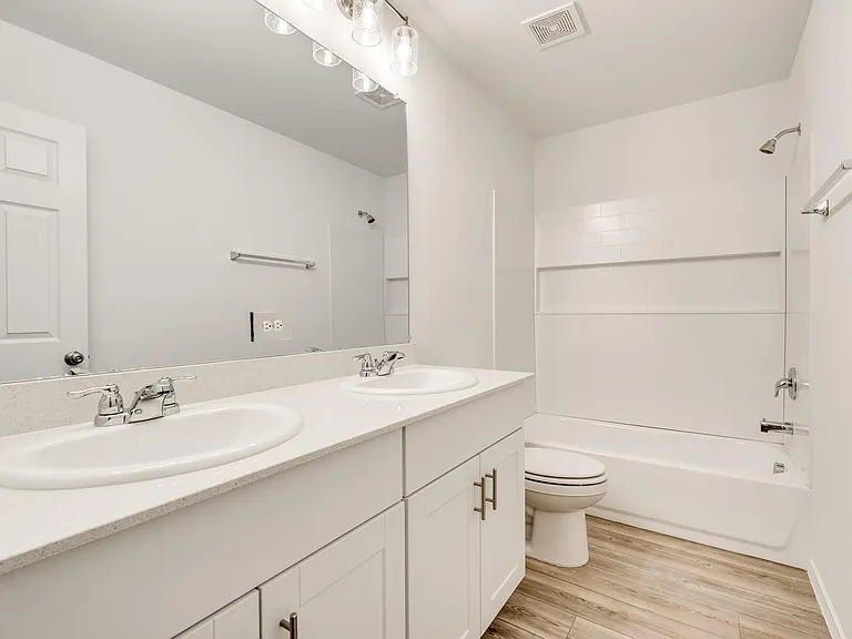 16025 Malaya St — Photo 14
