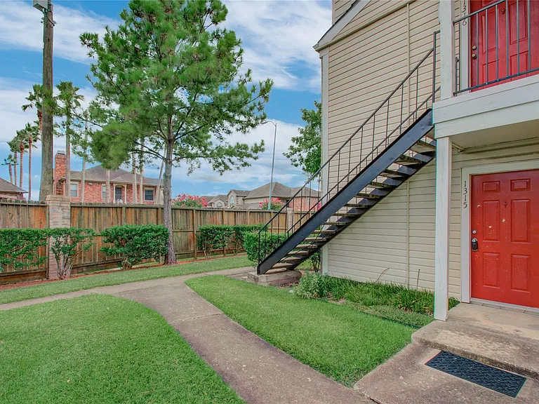 2750 Holly Hall St #1315 — Photo 9