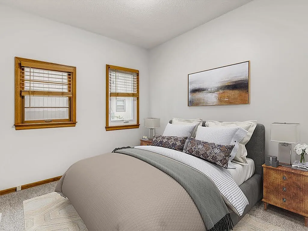 Building Photo - 2609 E 24th St #1