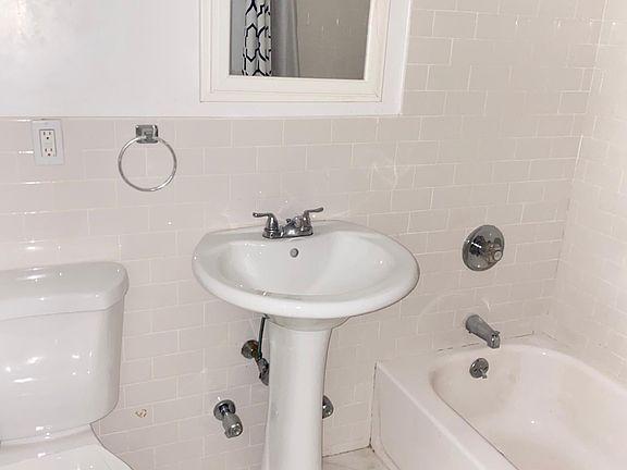 2nd image of 1100 Warburton Ave APT 2G