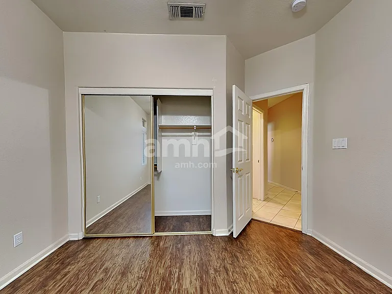 233 W Verano Pl — Photo 14