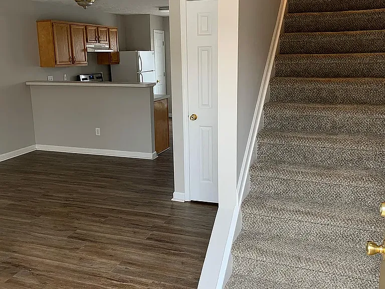 457 Dabney Dr — Photo 5