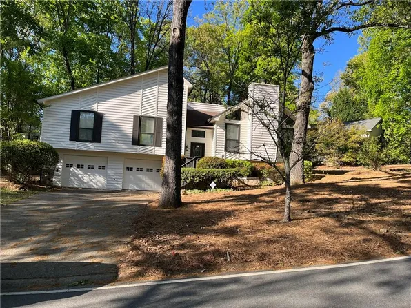 8555 Colony Club Dr, Johns Creek, GA 30022