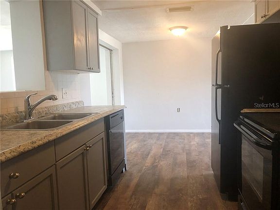 2nd image of 3823 Woodcock Dr