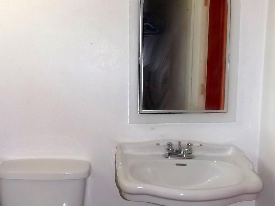 1/2 Bath
