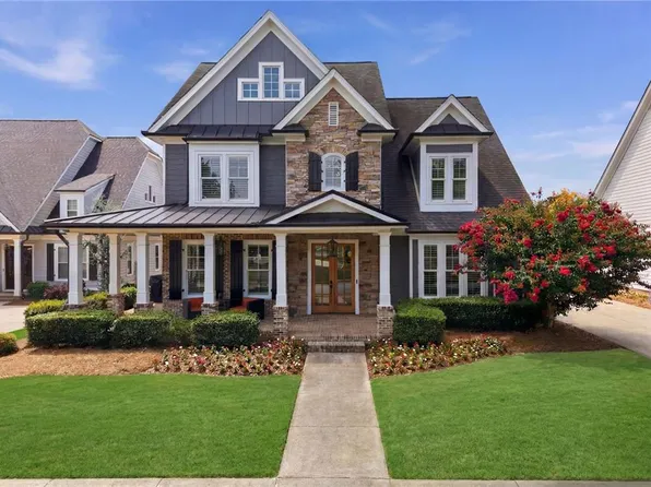 5451 Autumn Flame Dr, Braselton, GA 30517