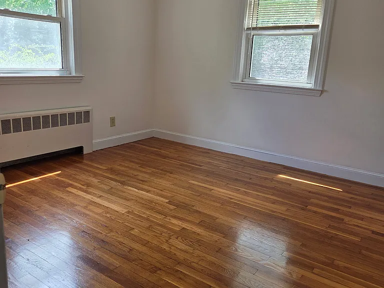 49 Pheasant St — Photo 4