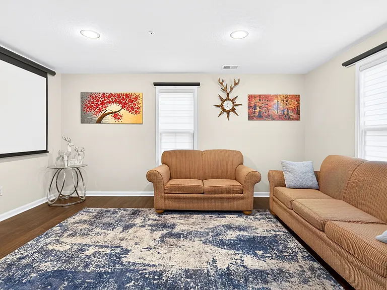 408 Fairmont Dr — Photo 4