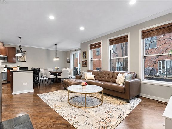 3rd image of 1012 S Loomis St APT D