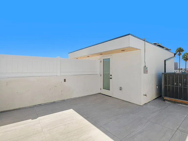 111 N Orlando Ave #1/2 — Photo 19