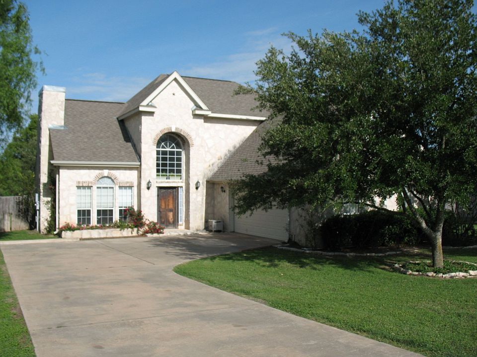 1st image of 1200 Huntington Trl