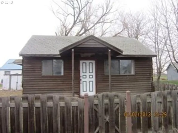 325 E Furnish Ave, Stanfield, OR 97875