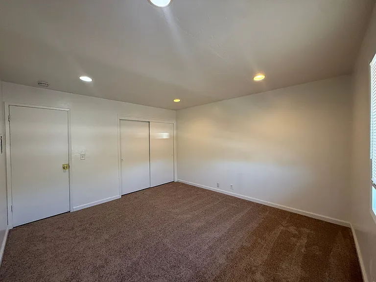 409 Taylor St #1-8 — Photo 9