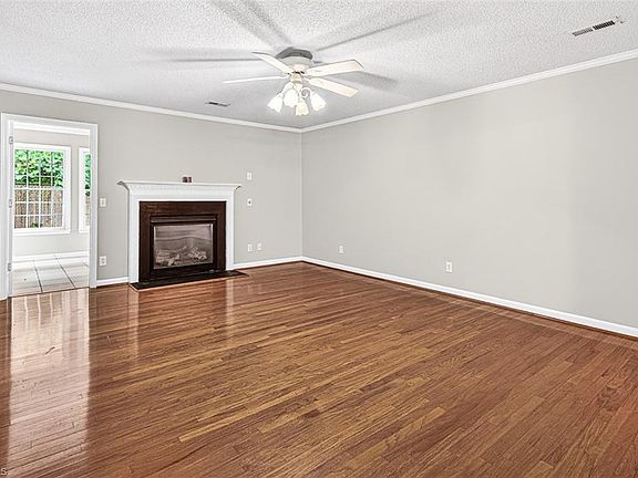 2nd image of 840 Windermere Ct Unit A