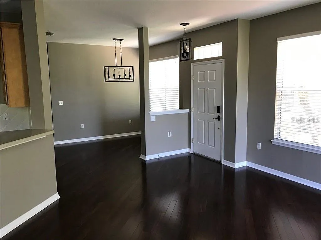 3 bed, 2.5 bath, 1662 sqft, $2,075 — Photo 4