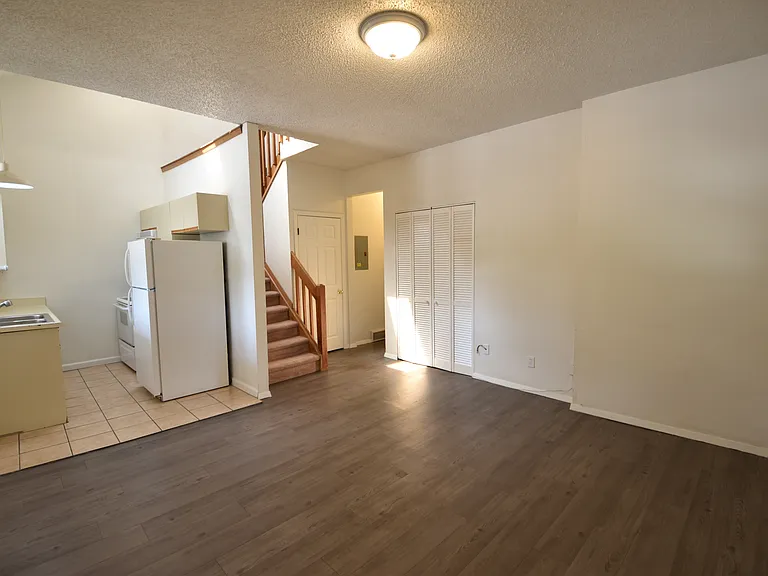 2927 Broadway St #2 — Photo 6