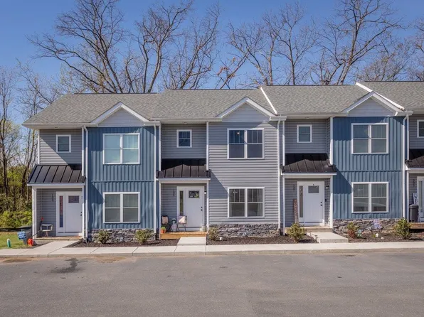 135 Swallow Dr, Elkton, VA 22827