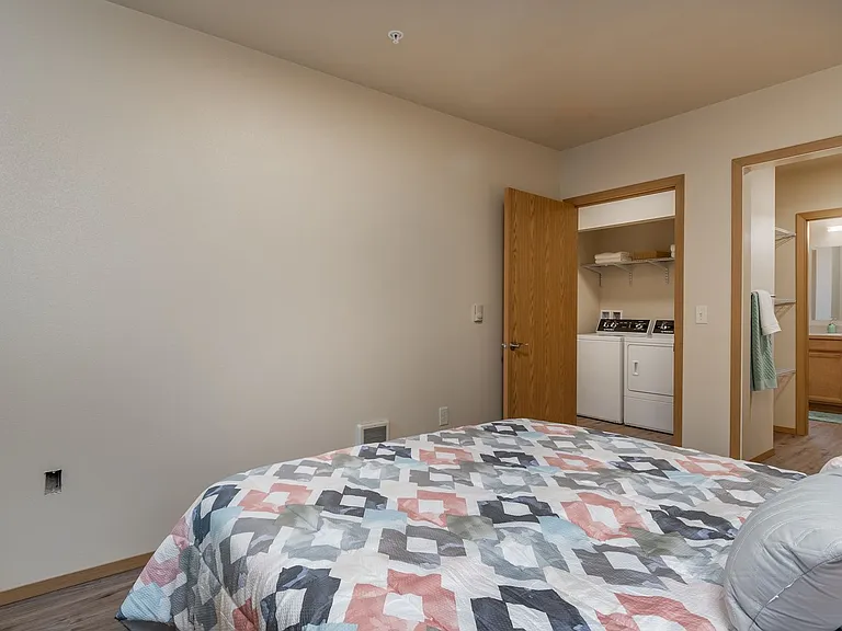 M1249 - Park Terrace Apartments — Photo 7