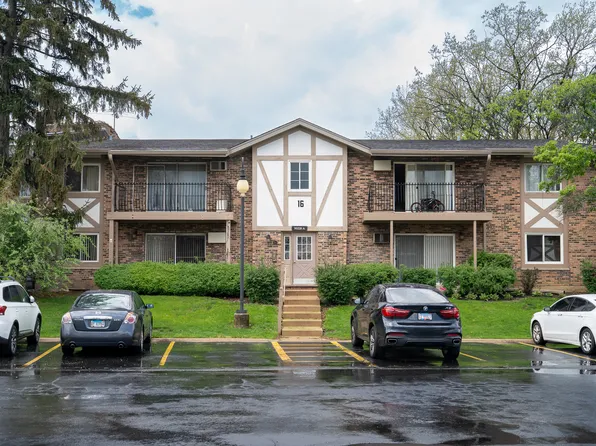 9S220 Lake Dr APT 16-201, Willowbrook, IL 60527