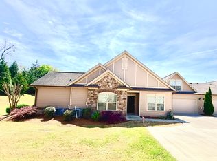 1746 Sedgefield Dr, Ooltewah, TN 37363