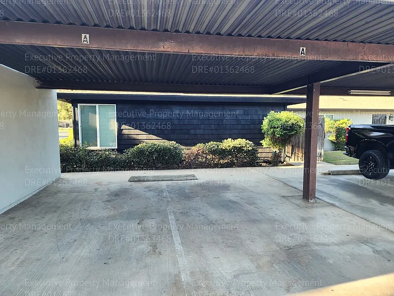 709 Deseret Way — Photo 6