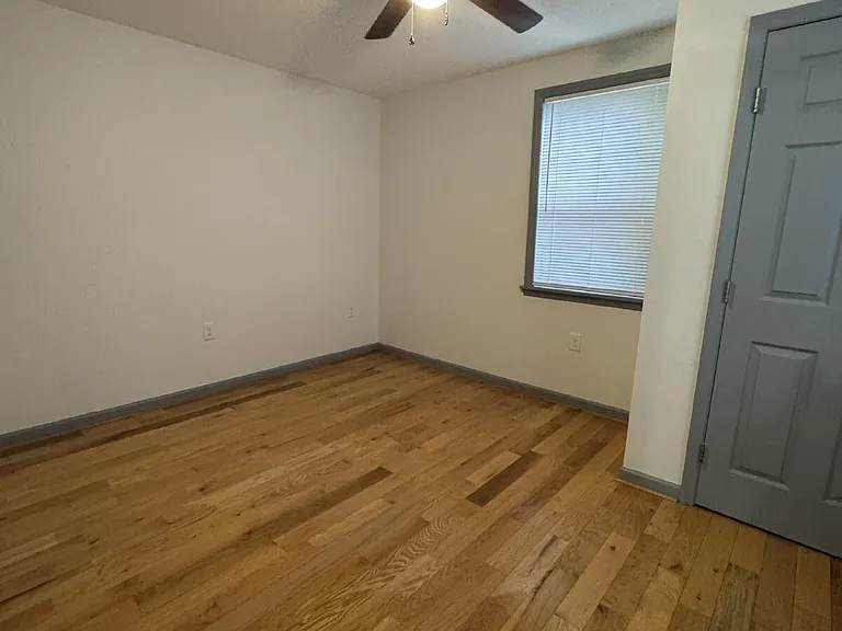 922 1st Ave W — Photo 11
