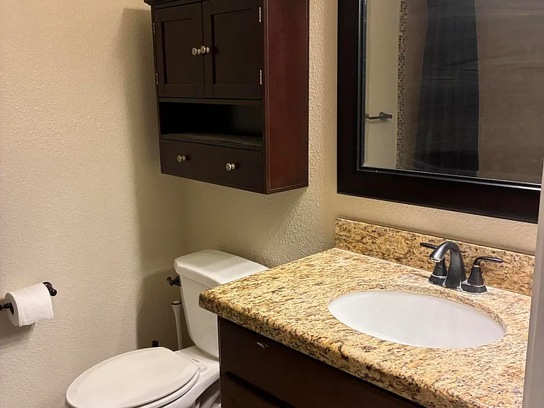 2058 E Fremont Dr — Photo 13