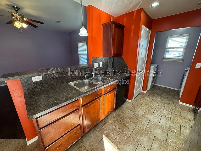 6052 Johnnie Ter — Photo 8