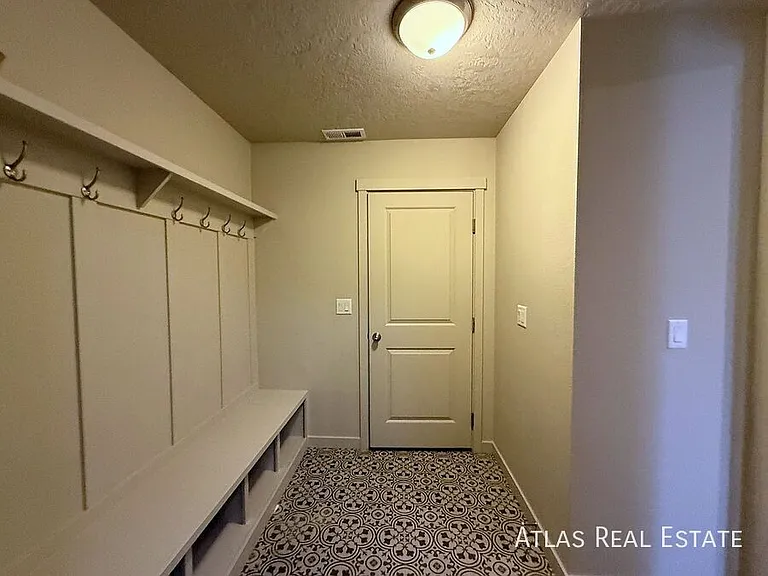 3007 N Cherry Grove Way — Photo 16