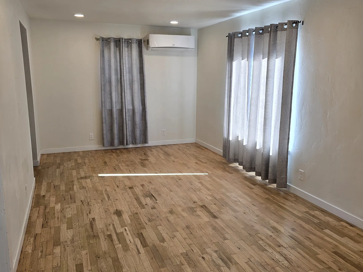 1016 E Moreno Ave — Photo 3