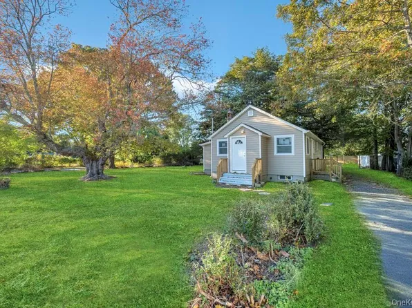 231 Elm Road W, Mastic Beach, NY 11951