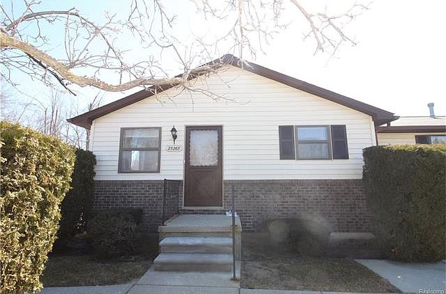 1st image of 25268 Yorktown Ct