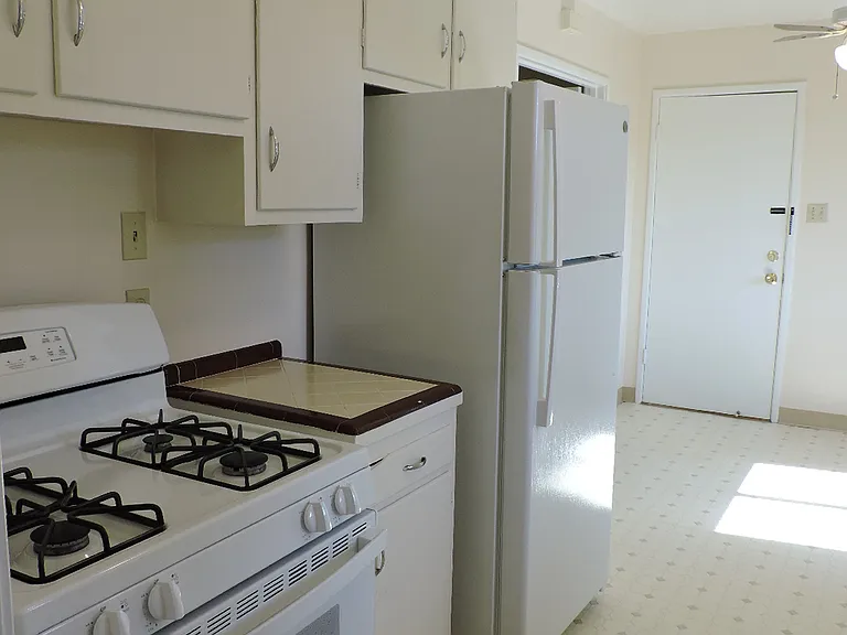 4501 Del Rio Rd #4 — Photo 7