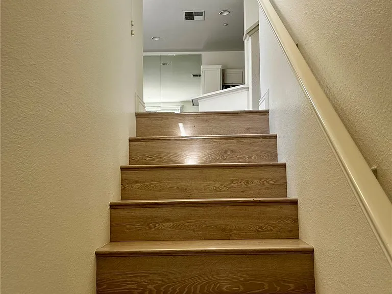 1805 Crescent Oak — Photo 4