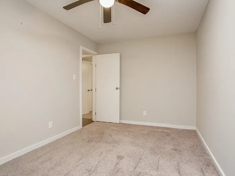 4616 Pine Needle Ct — Photo 16